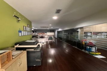 THREE -STOREY SHOP/OFFICES  (INTERMEDIATE UNIT)