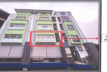 PIECE OF COMMERCIAL LAND & BUILDING ERECTED THEREON A ONE (1) UNIT OF OFFICE 