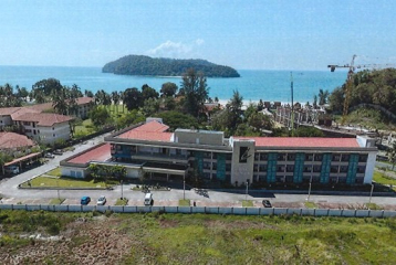 A 4-STAR BEACH RESORT 